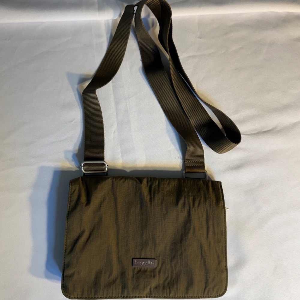 Baggallini Nylon Crossbody Organizer Bag Brown Multi Pocket Travel Purse